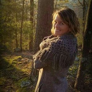 Meet your Posher, Connie